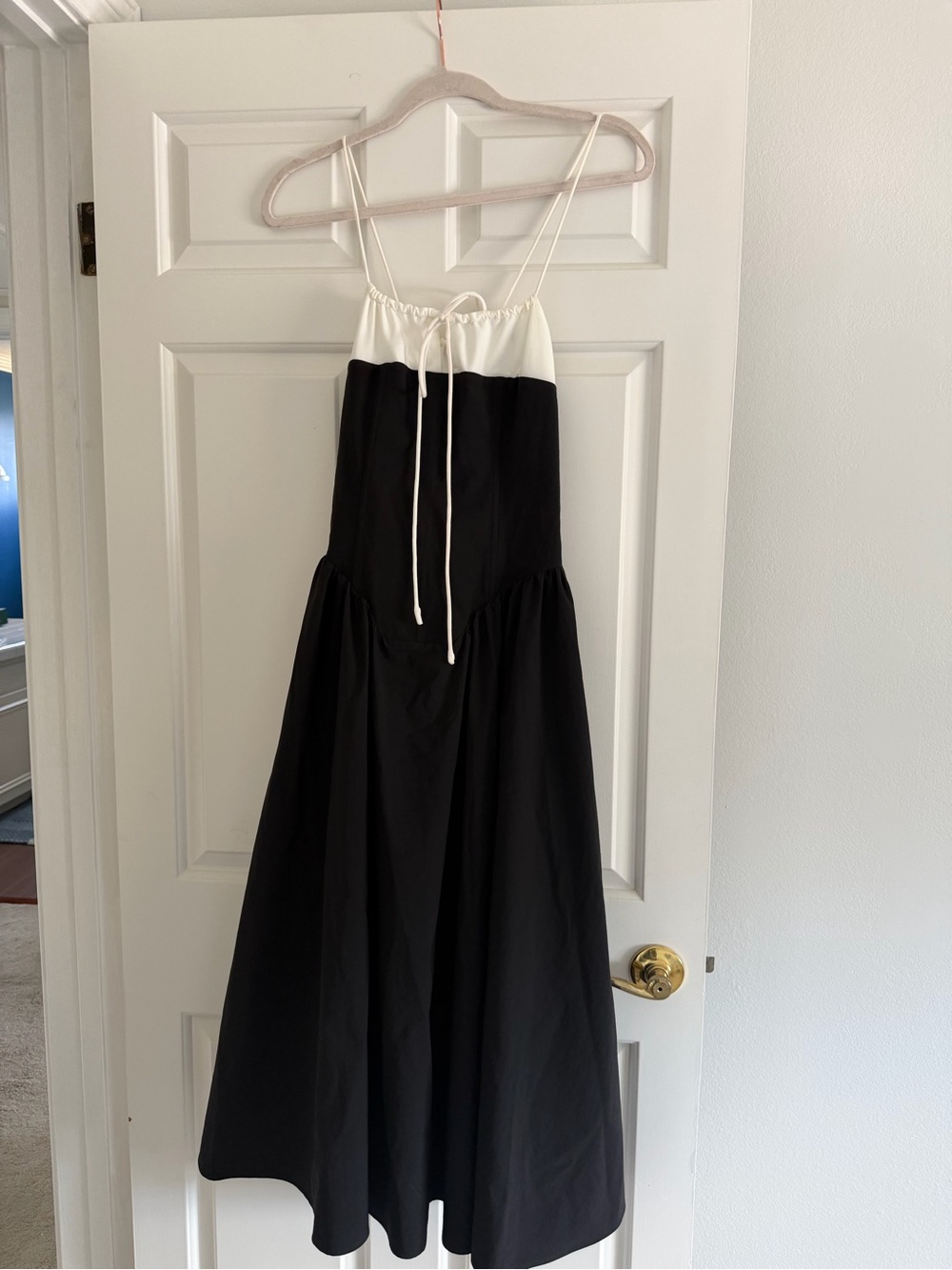 Extro&Vert Susana Sleeveless Corset Pleated Midi dress